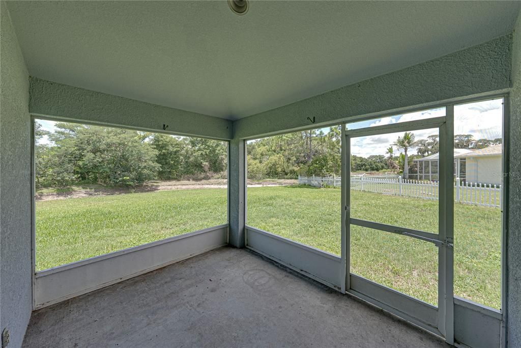 For Sale: $370,000 (3 beds, 2 baths, 1715 Square Feet)