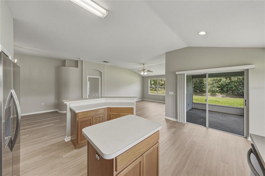 For Sale: $370,000 (3 beds, 2 baths, 1715 Square Feet)