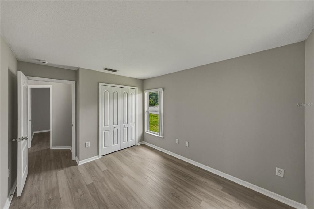 For Sale: $370,000 (3 beds, 2 baths, 1715 Square Feet)