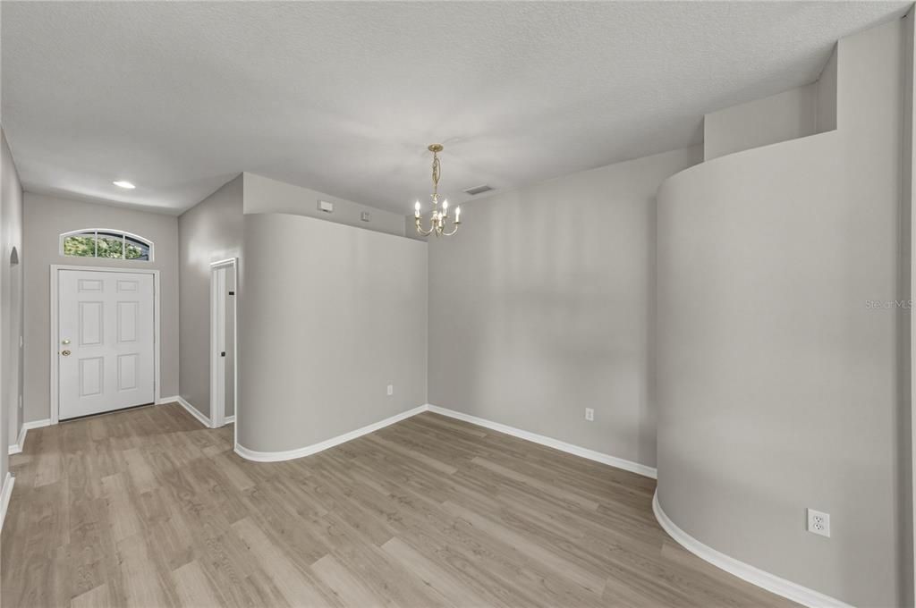 For Sale: $370,000 (3 beds, 2 baths, 1715 Square Feet)