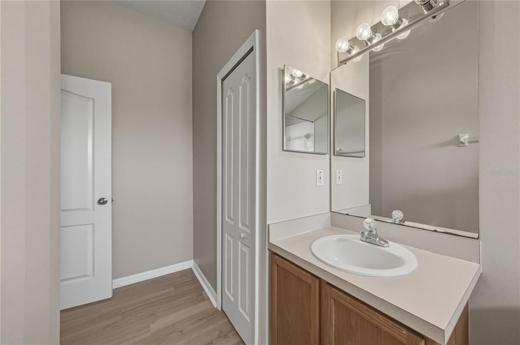 For Sale: $370,000 (3 beds, 2 baths, 1715 Square Feet)