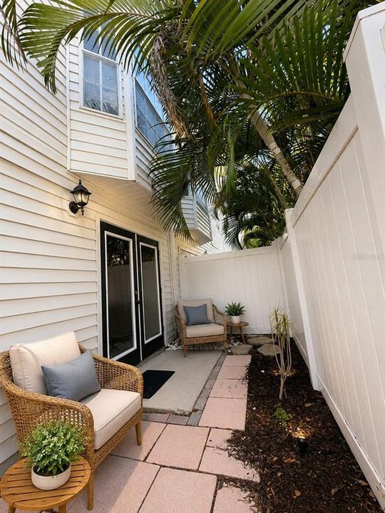 For Rent: $3,750 (3 beds, 2 baths, 1268 Square Feet)