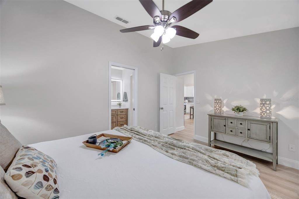 For Sale: $335,000 (3 beds, 2 baths, 1430 Square Feet)