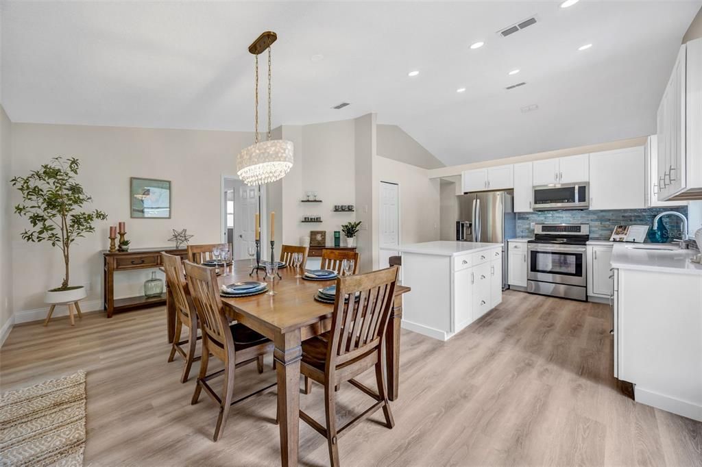 For Sale: $335,000 (3 beds, 2 baths, 1430 Square Feet)