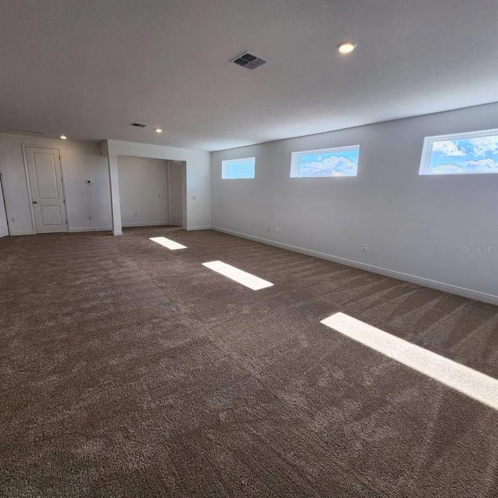 For Rent: $4,500 (5 beds, 5 baths, 4203 Square Feet)