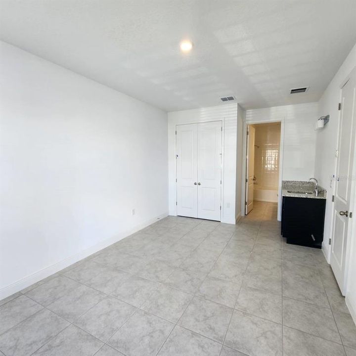 For Rent: $4,500 (5 beds, 5 baths, 4203 Square Feet)