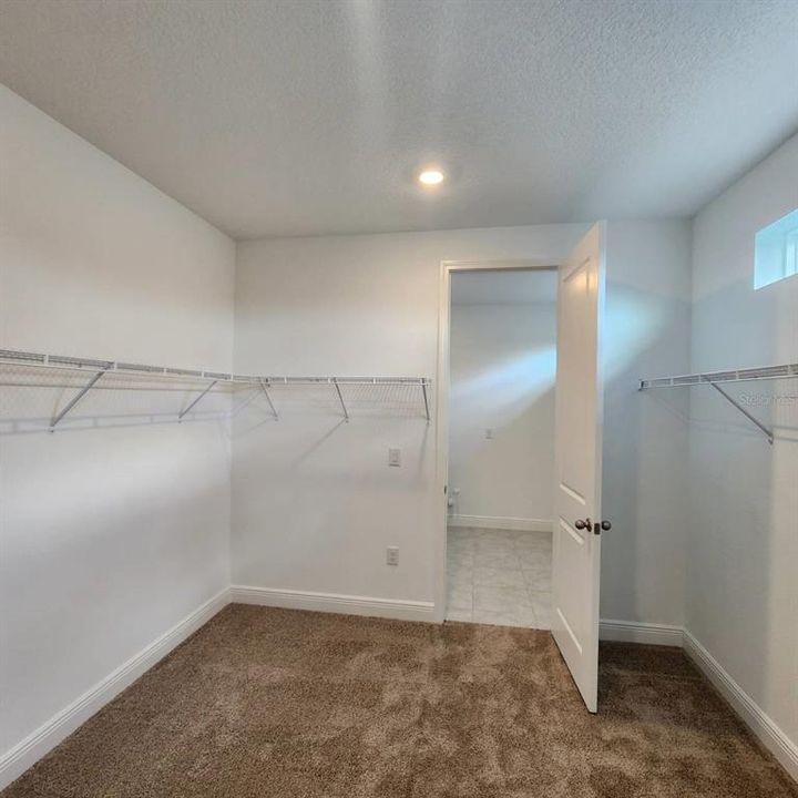 For Rent: $4,500 (5 beds, 5 baths, 4203 Square Feet)
