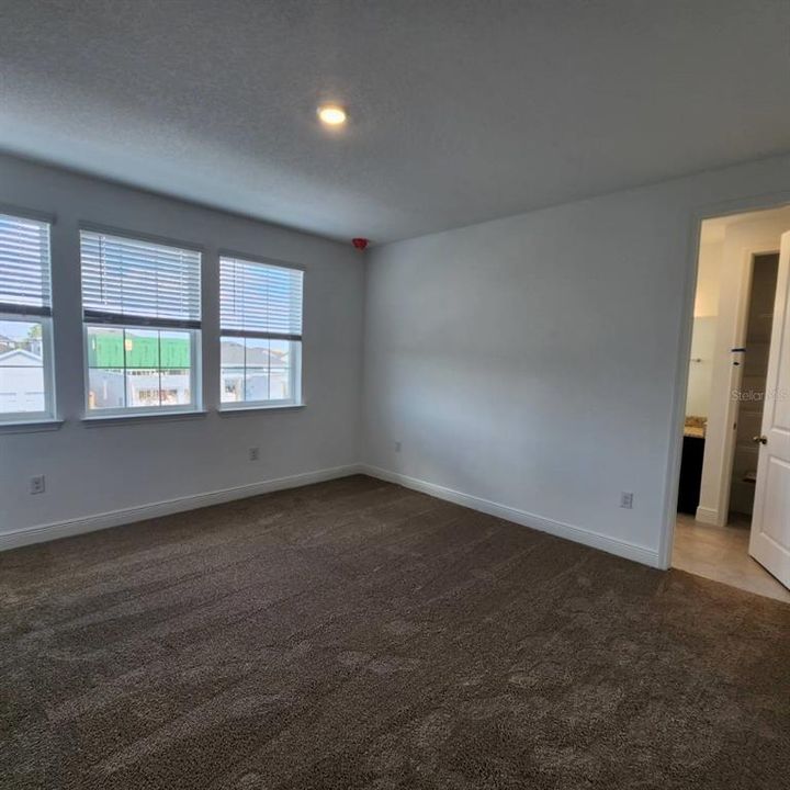 For Rent: $4,500 (5 beds, 5 baths, 4203 Square Feet)