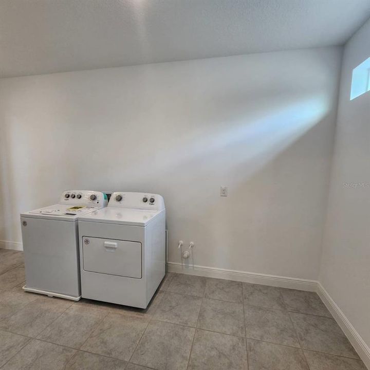 For Rent: $4,500 (5 beds, 5 baths, 4203 Square Feet)
