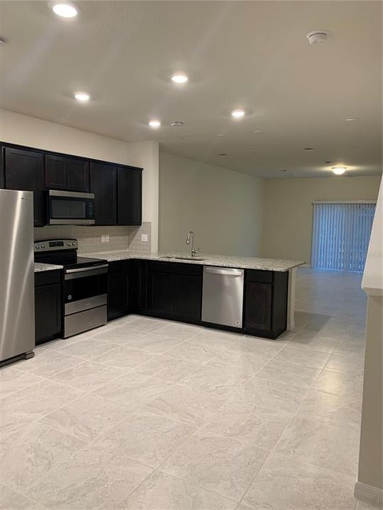 For Rent: $2,200 (3 beds, 2 baths, 1699 Square Feet)
