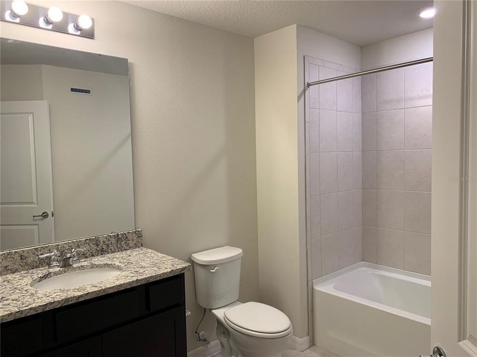 For Rent: $2,200 (3 beds, 2 baths, 1699 Square Feet)