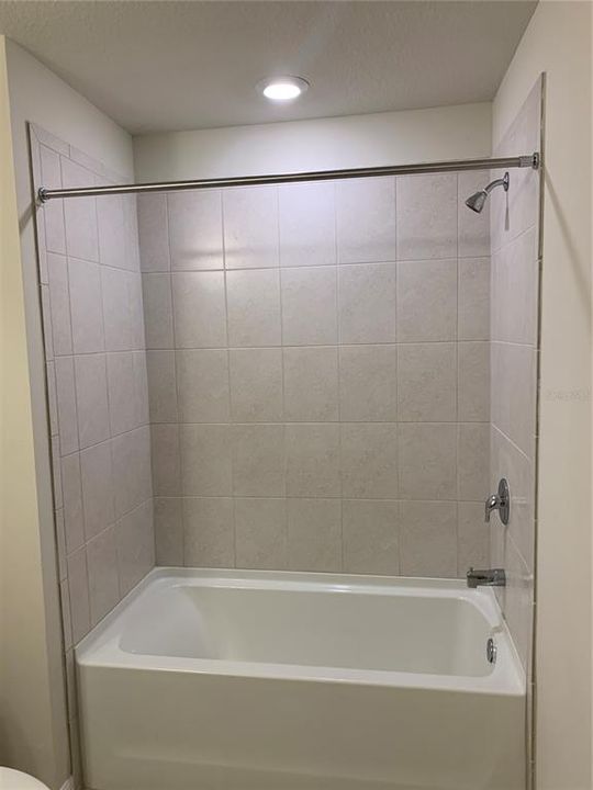 For Rent: $2,200 (3 beds, 2 baths, 1699 Square Feet)