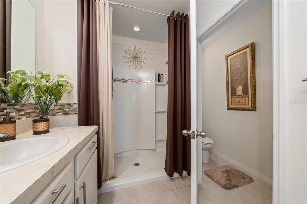 For Sale: $285,900 (3 beds, 2 baths, 1645 Square Feet)