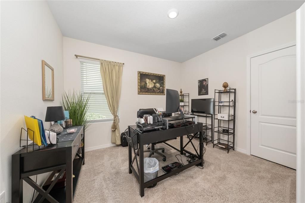 For Sale: $285,900 (3 beds, 2 baths, 1645 Square Feet)