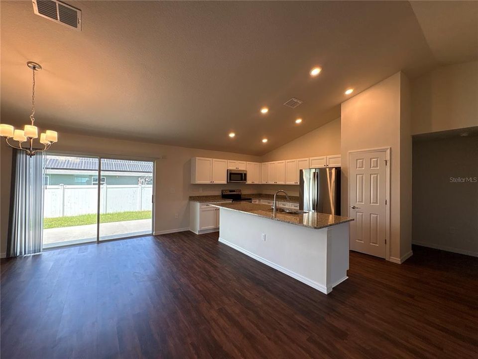 For Rent: $1,850 (3 beds, 2 baths, 1653 Square Feet)