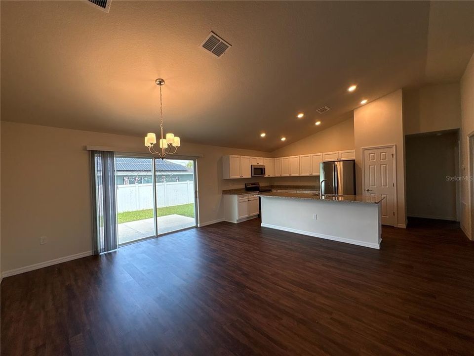 For Rent: $1,850 (3 beds, 2 baths, 1653 Square Feet)