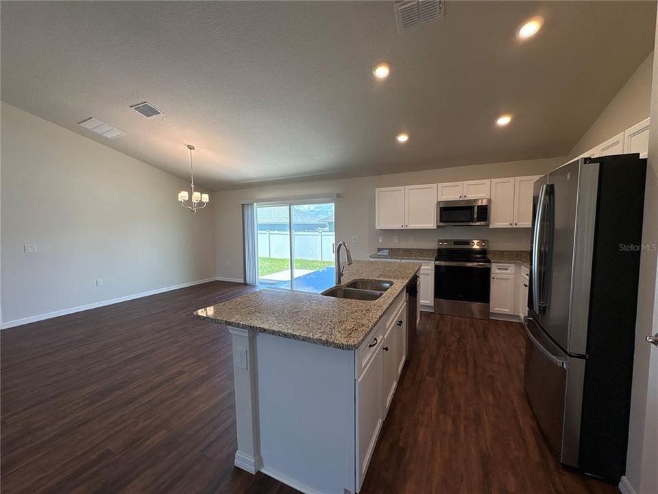 For Rent: $1,850 (3 beds, 2 baths, 1653 Square Feet)