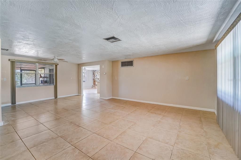 For Sale: $429,000 (2 beds, 2 baths, 1418 Square Feet)