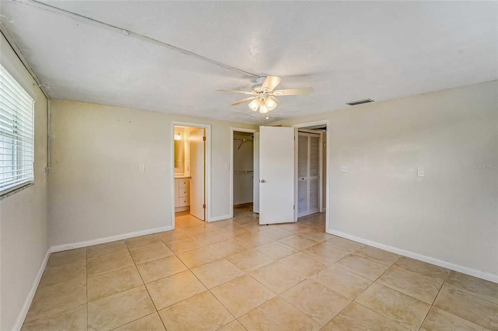 For Sale: $429,000 (2 beds, 2 baths, 1418 Square Feet)