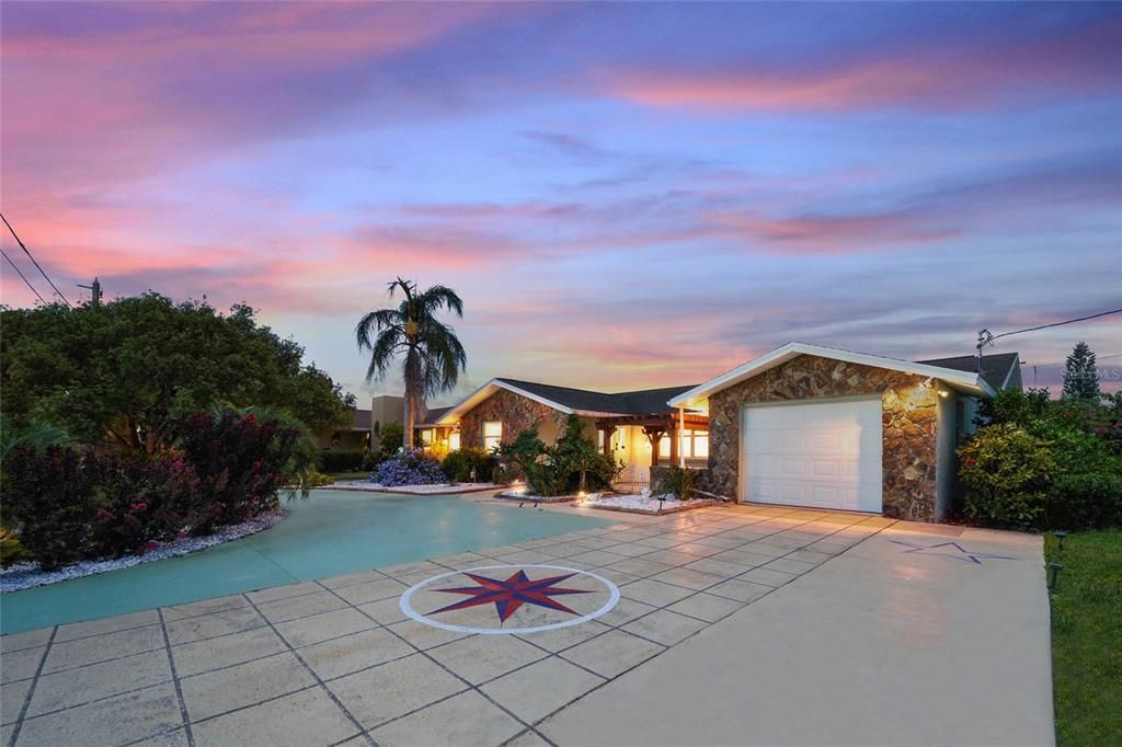 For Sale: $429,000 (2 beds, 2 baths, 1418 Square Feet)