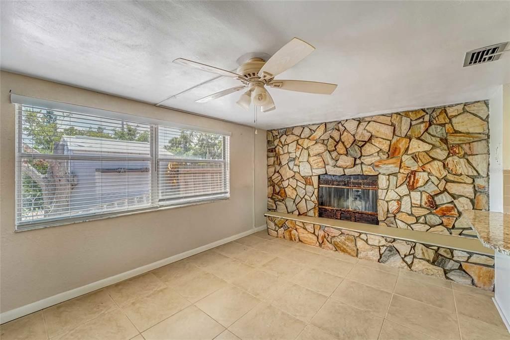 For Sale: $429,000 (2 beds, 2 baths, 1418 Square Feet)
