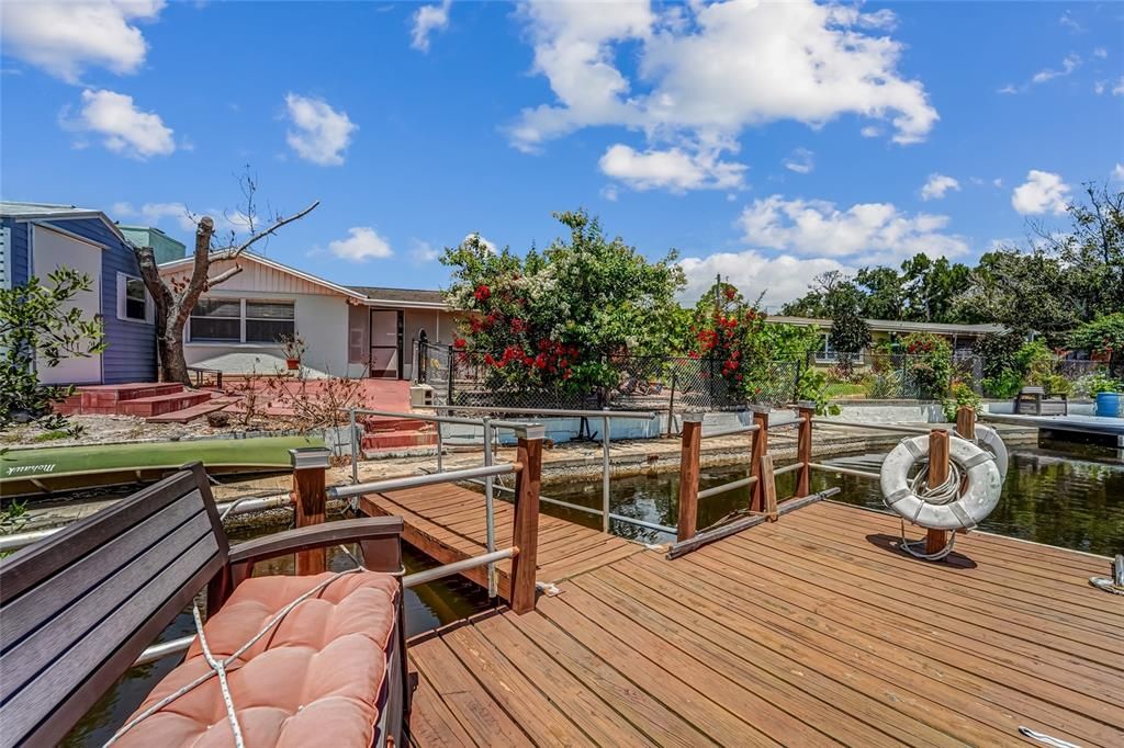 For Sale: $429,000 (2 beds, 2 baths, 1418 Square Feet)