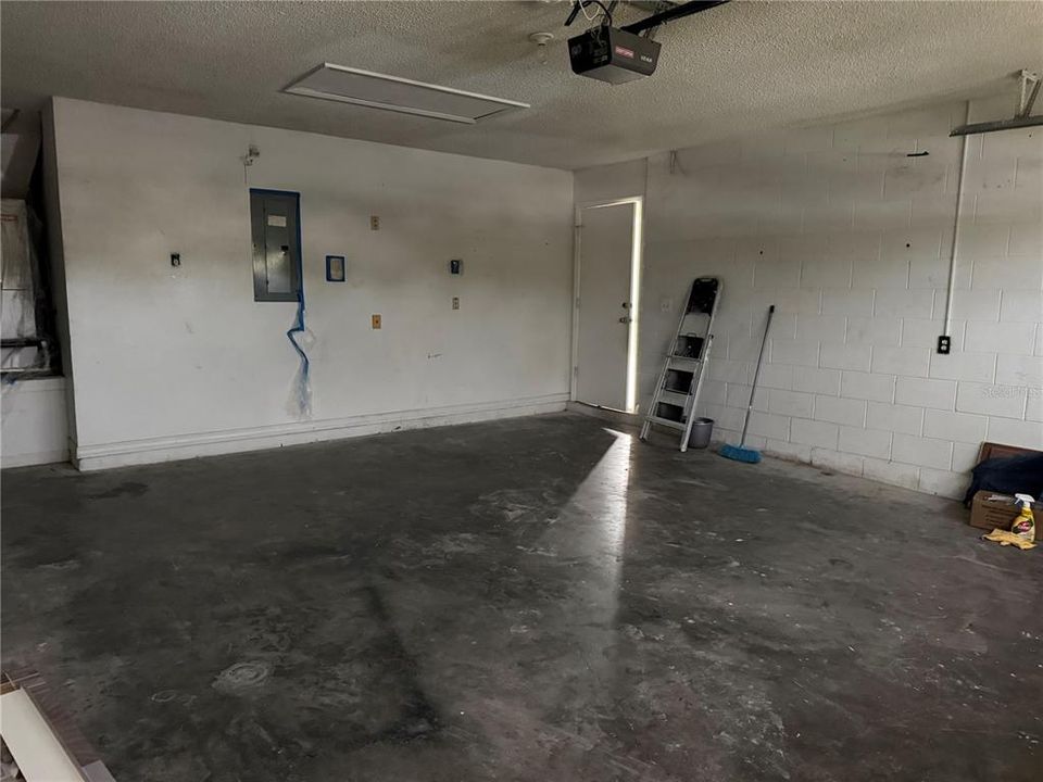 For Rent: $2,200 (3 beds, 2 baths, 1479 Square Feet)