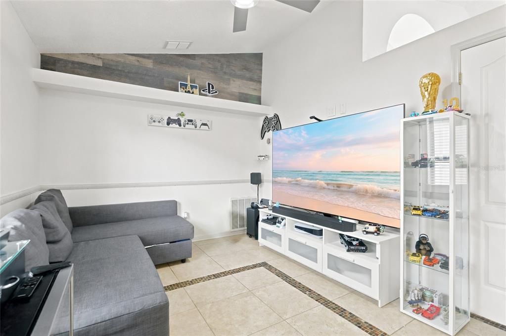 For Sale: $515,000 (3 beds, 2 baths, 1727 Square Feet)