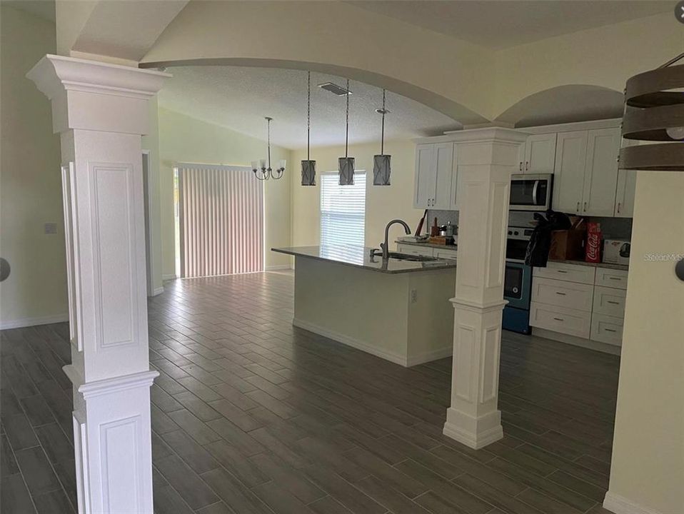For Rent: $2,500 (3 beds, 2 baths, 1516 Square Feet)