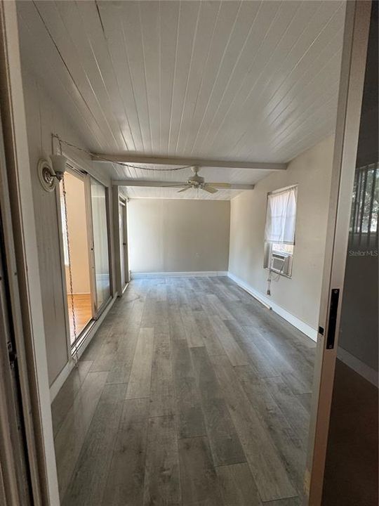 В аренду: $1,700 (2 спален, 2 ванн, 1256 Квадратных фут)