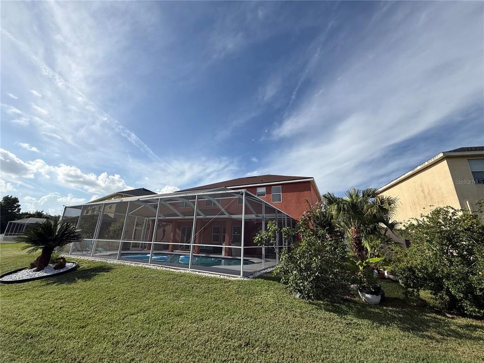 For Sale: $739,000 (5 beds, 3 baths, 3600 Square Feet)