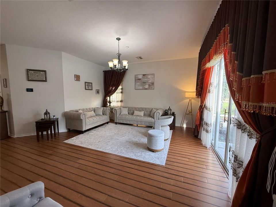 For Sale: $739,000 (5 beds, 3 baths, 3600 Square Feet)