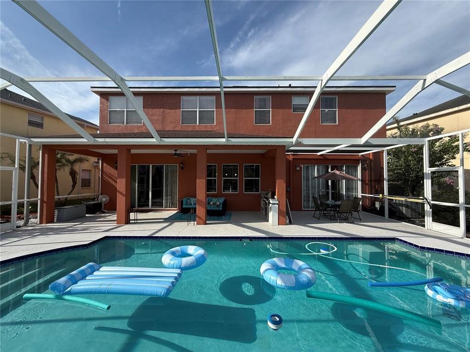 For Sale: $739,000 (5 beds, 3 baths, 3600 Square Feet)