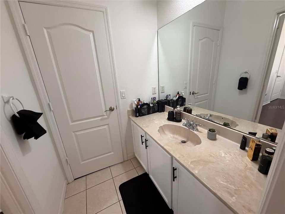 For Sale: $739,000 (5 beds, 3 baths, 3600 Square Feet)