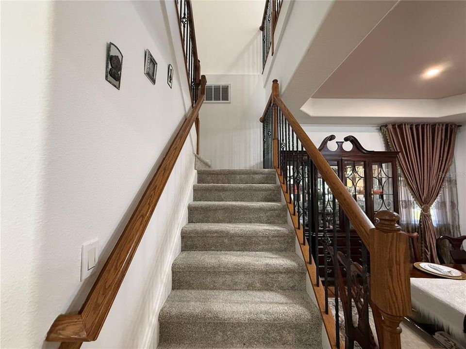 For Sale: $739,000 (5 beds, 3 baths, 3600 Square Feet)