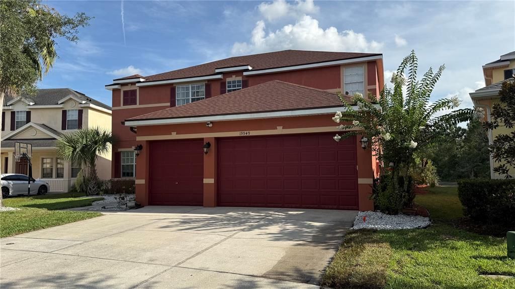 For Sale: $739,000 (5 beds, 3 baths, 3600 Square Feet)