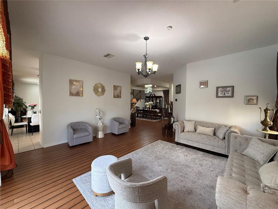 For Sale: $739,000 (5 beds, 3 baths, 3600 Square Feet)