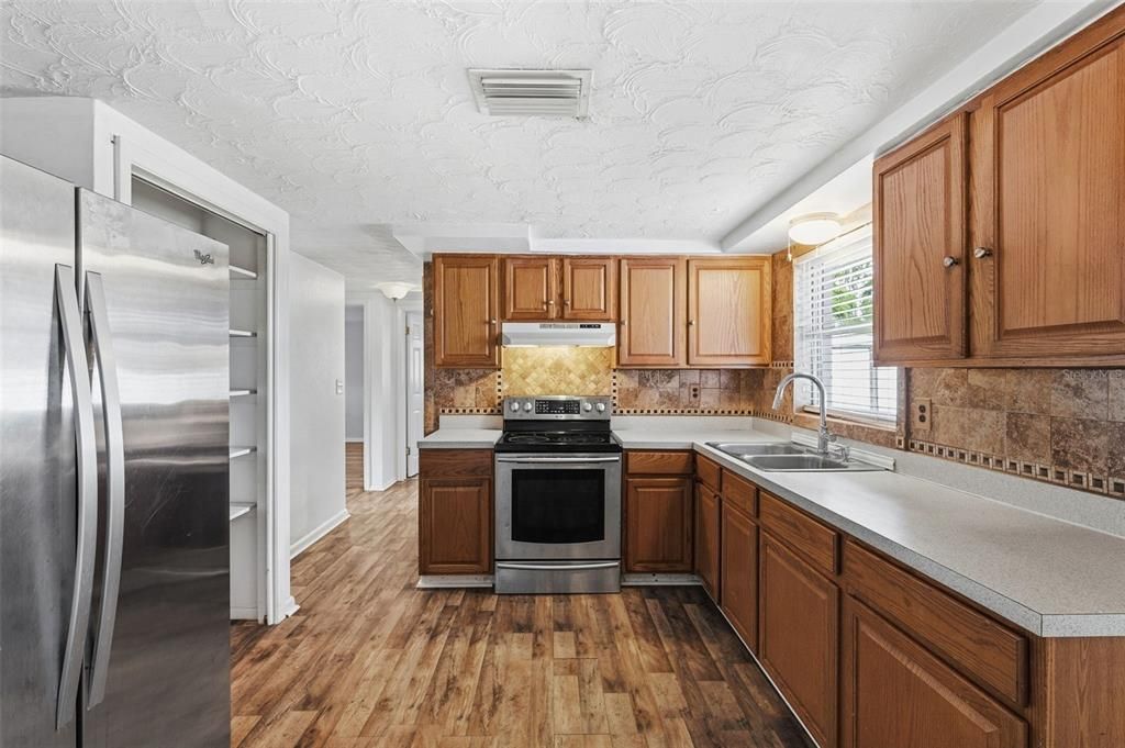 En Venta: $250,000 (3 camas, 1 baños, 1008 Pies cuadrados)