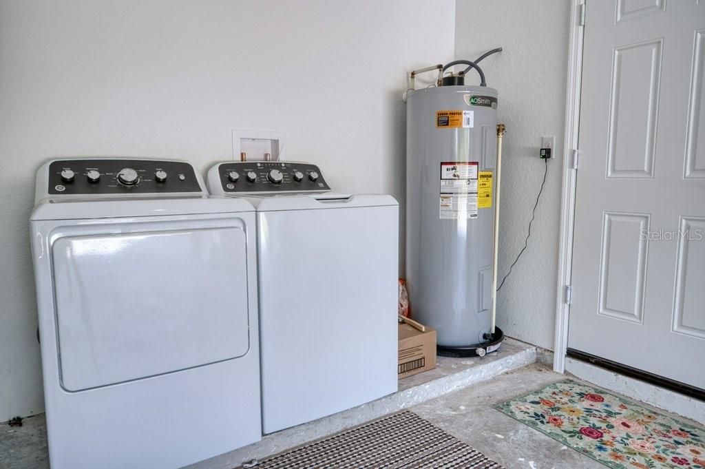 На продажу: $319,000 (3 спален, 2 ванн, 1593 Квадратных фут)