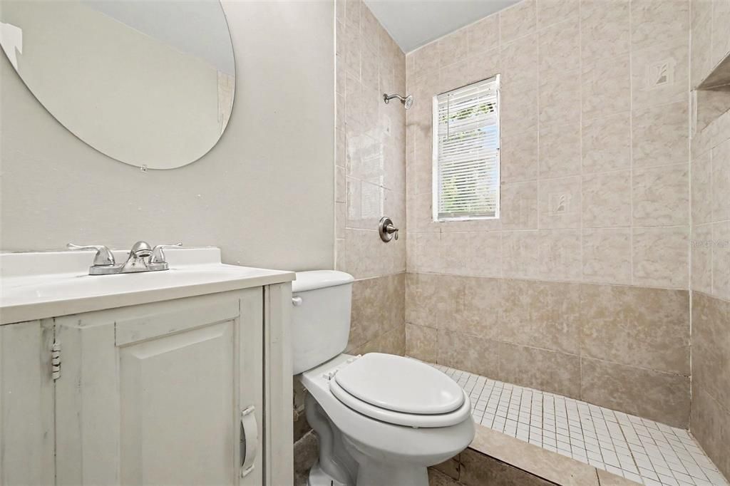 На продажу: $214,900 (3 спален, 2 ванн, 1039 Квадратных фут)