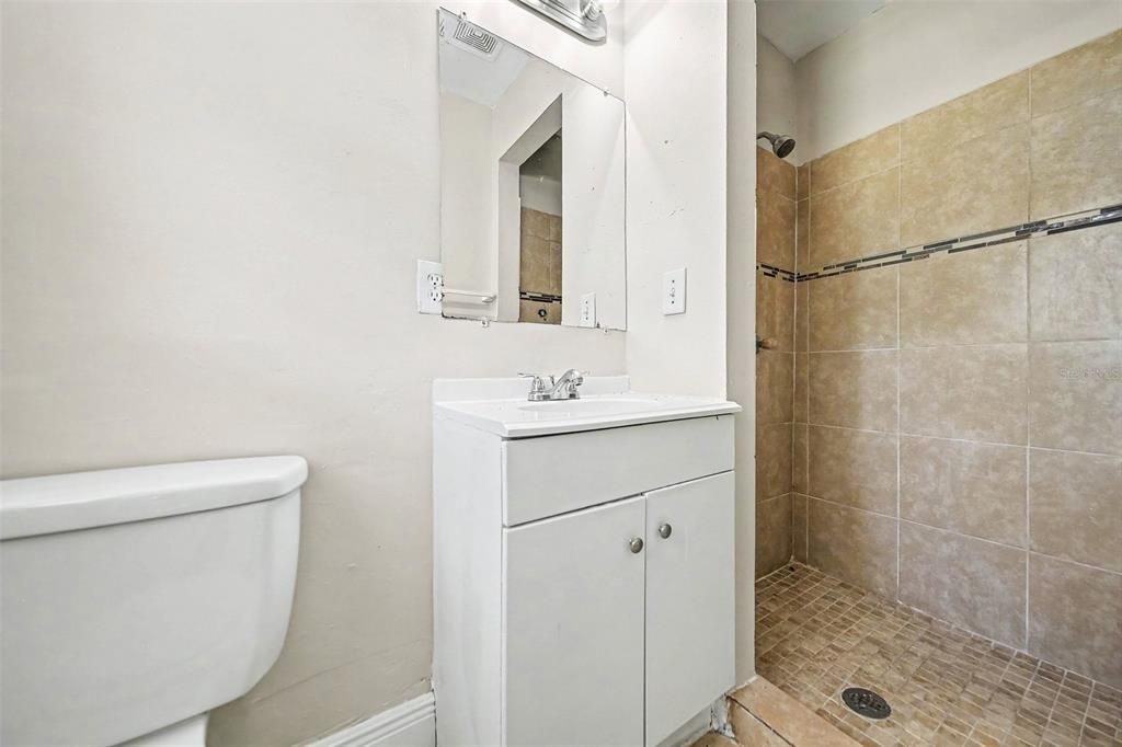 На продажу: $214,900 (3 спален, 2 ванн, 1039 Квадратных фут)
