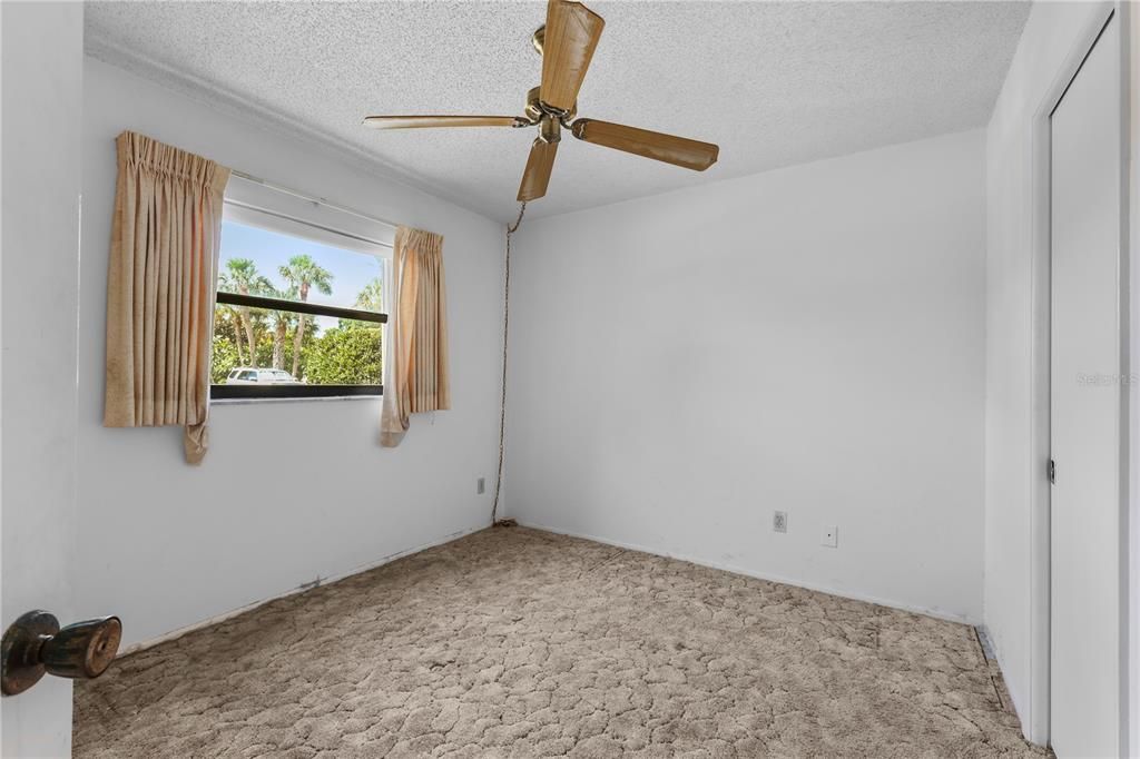 For Sale: $109,000 (3 beds, 1 baths, 897 Square Feet)