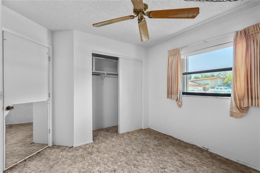 For Sale: $109,000 (3 beds, 1 baths, 897 Square Feet)