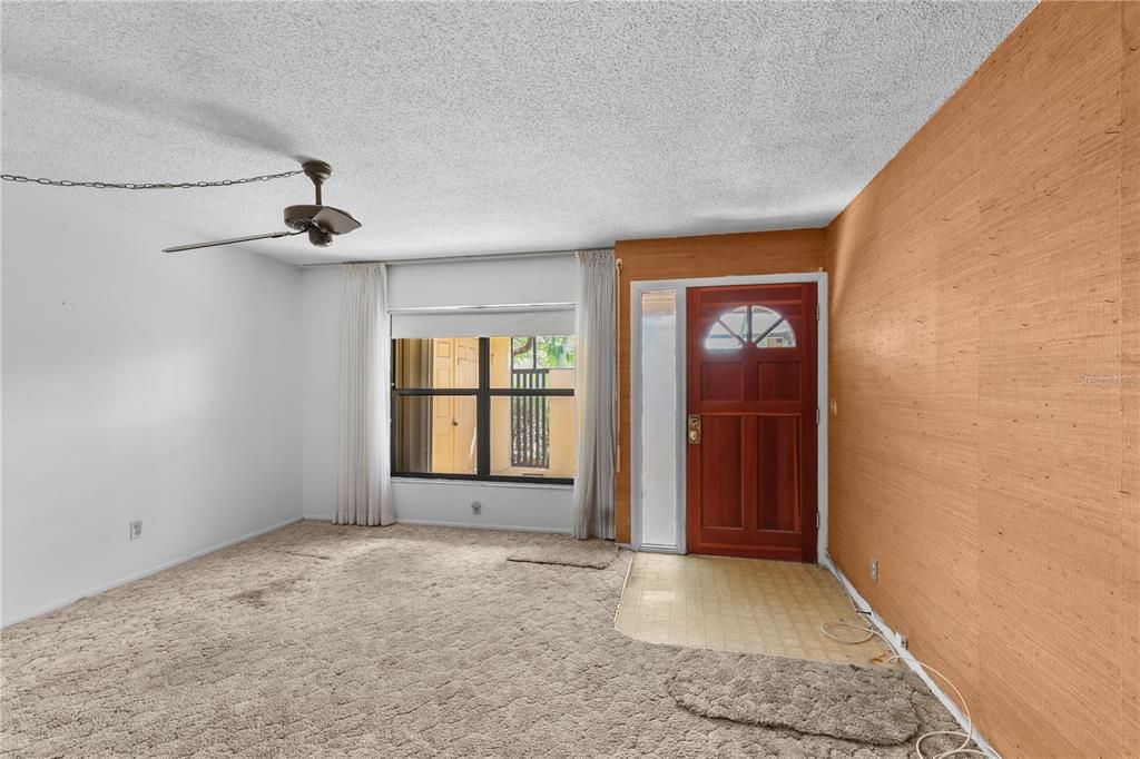 For Sale: $109,000 (3 beds, 1 baths, 897 Square Feet)