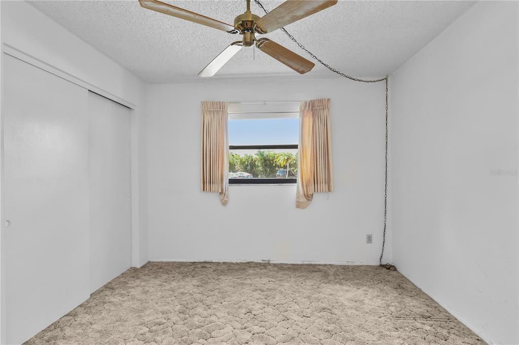 For Sale: $109,000 (3 beds, 1 baths, 897 Square Feet)