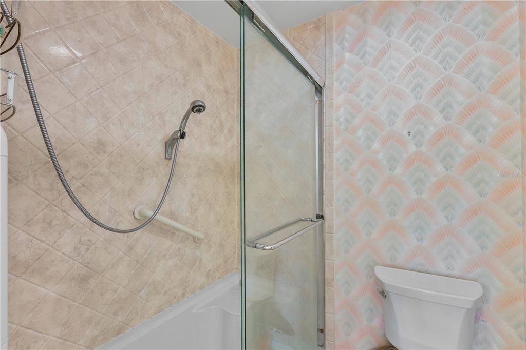 For Sale: $109,000 (3 beds, 1 baths, 897 Square Feet)