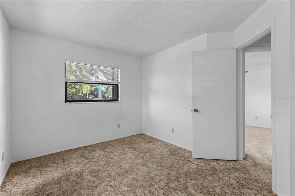 For Sale: $109,000 (3 beds, 1 baths, 897 Square Feet)
