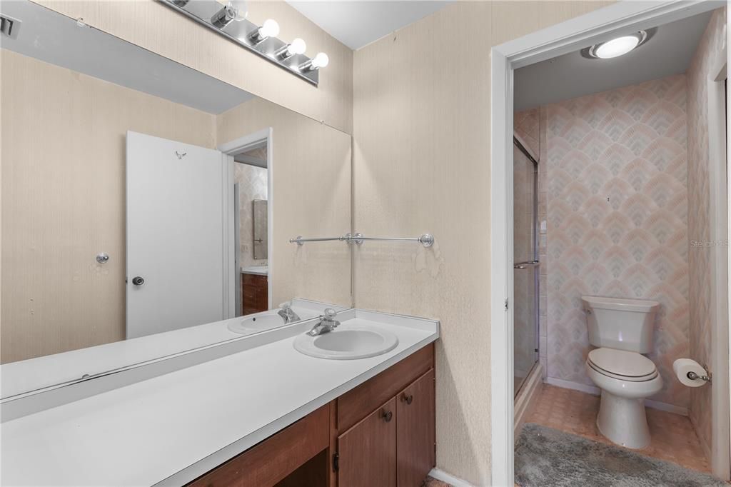 For Sale: $109,000 (3 beds, 1 baths, 897 Square Feet)