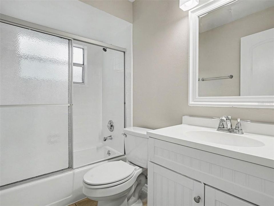На продажу: $229,900 (3 спален, 2 ванн, 1275 Квадратных фут)