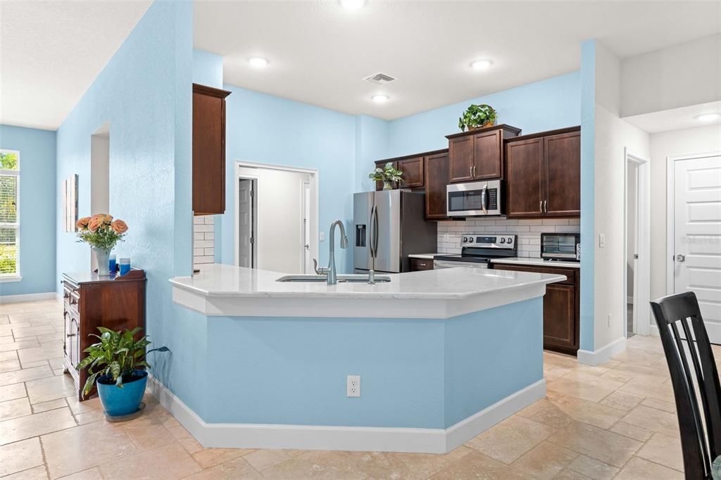 For Sale: $389,900 (4 beds, 3 baths, 2281 Square Feet)